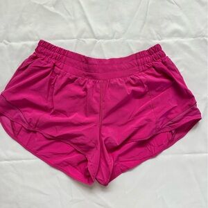Lululemon Low Rise Hotty Hot Shorts 2.5” Size 10